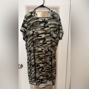 Derek Heart Plus size Camo Hoodie 3x